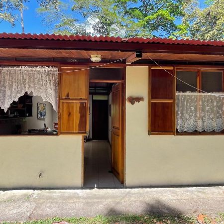 Finca Isla Rainforest Retreat Aguas Zarcas Exterior foto