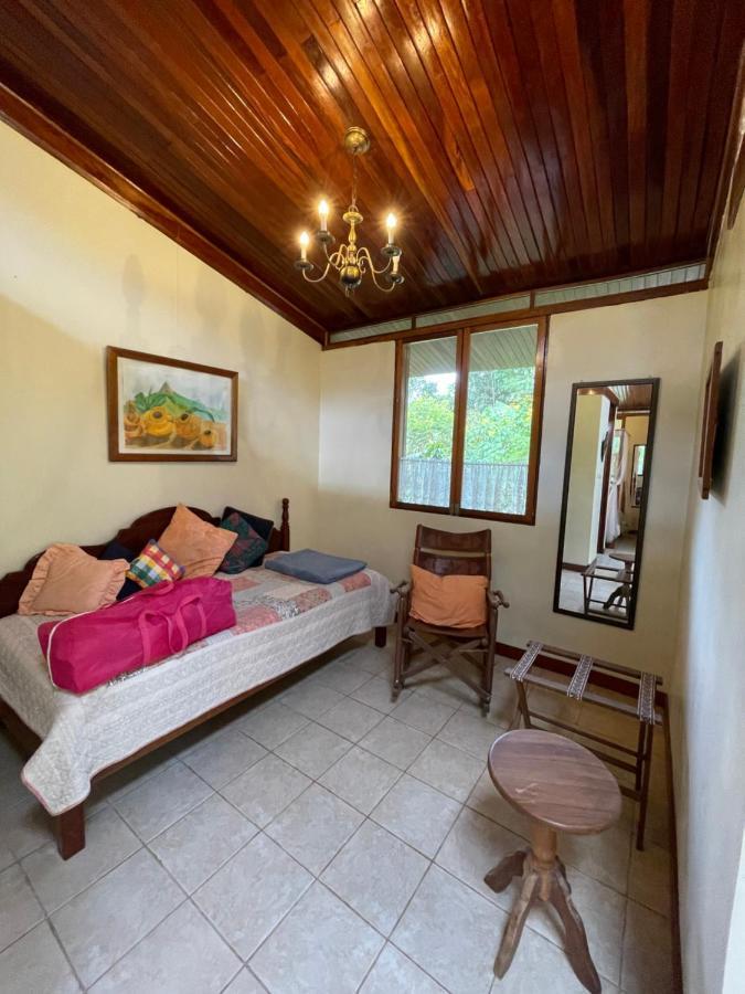 Finca Isla Rainforest Retreat Aguas Zarcas Exterior foto