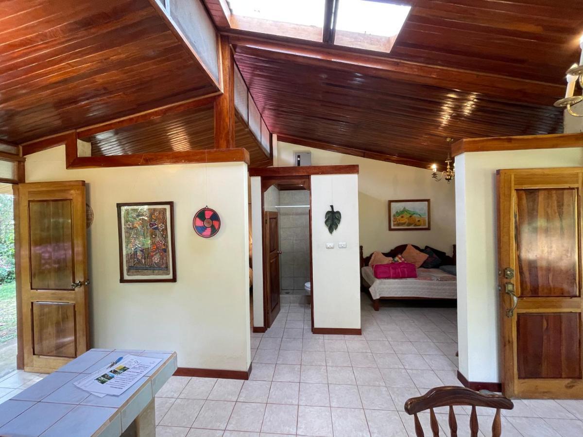 Finca Isla Rainforest Retreat Aguas Zarcas Exterior foto
