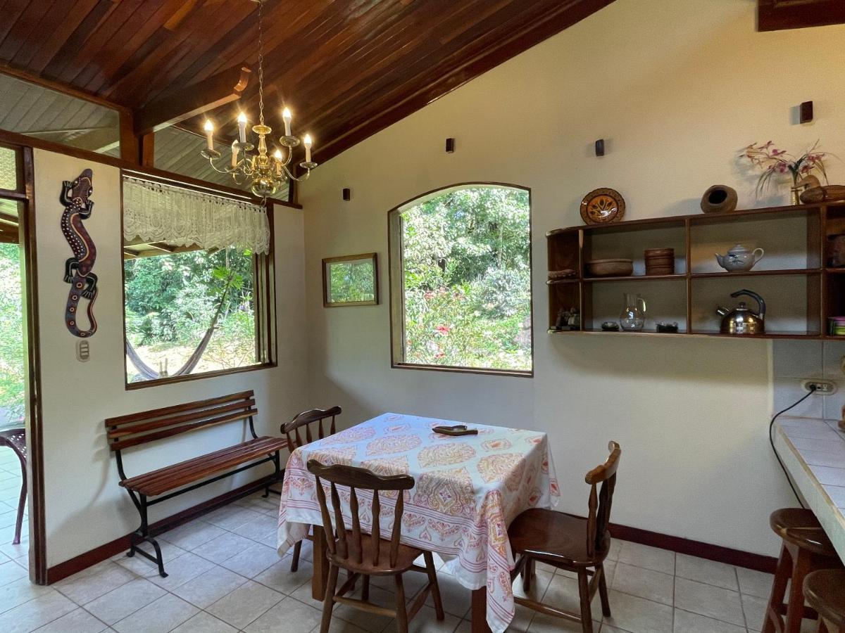 Finca Isla Rainforest Retreat Aguas Zarcas Exterior foto