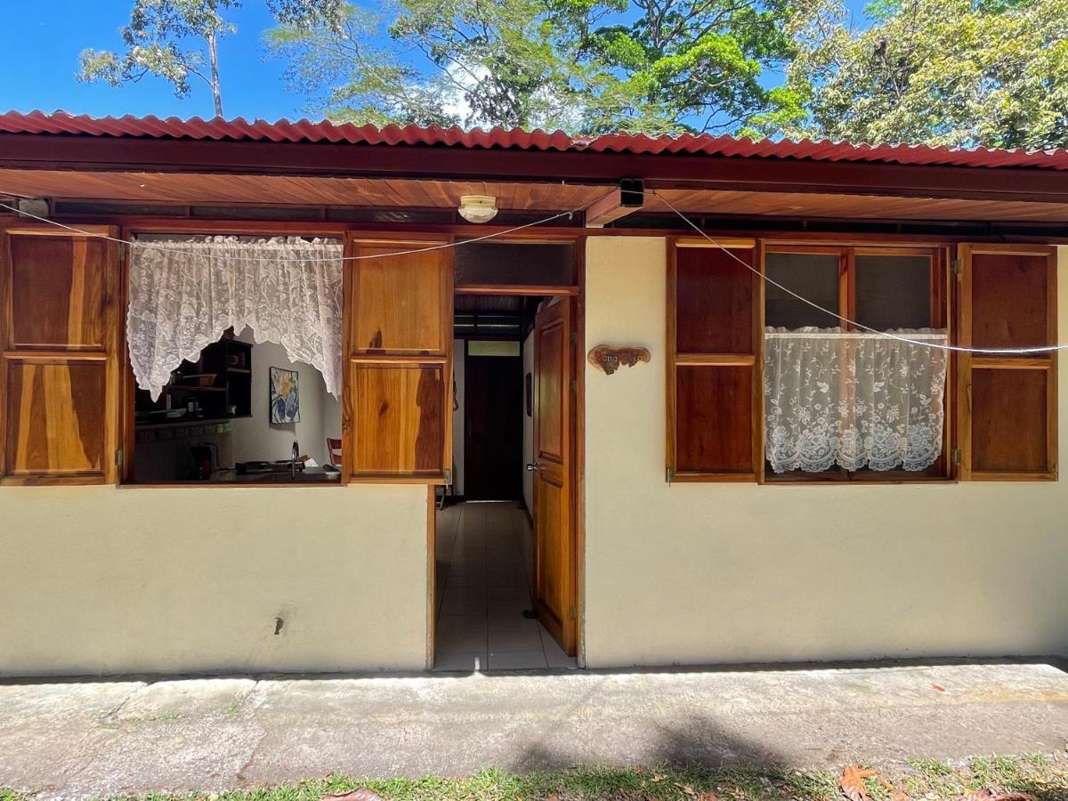 Finca Isla Rainforest Retreat Aguas Zarcas Exterior foto